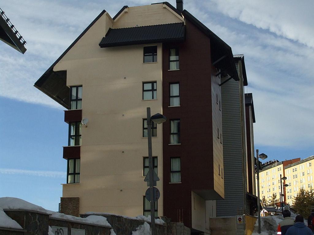 Apartamentos Monte Oiz Asn Sierra Nevada Bagian luar foto